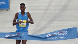 Africano Beraki Beyene ganó Maratón de Santiago
