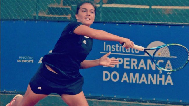 Fernanda Brito reafirmó el favoritismo y se abrió camino en singles y dobles en Túnez