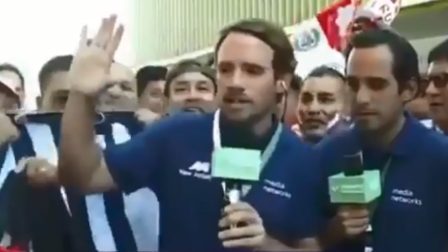 Periodista peruano frenó a un hincha que entonaba ofensivo canto contra Chile