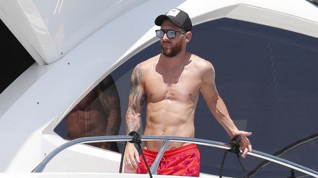Lionel Messi se entretiene con vacaciones de lujo en Ibiza