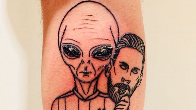 Hincha se tatuó a Messi como un extraterrestre