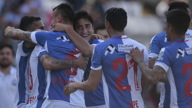 Deportes Antofagasta venció en casa a Curicó y se adueñó del cuarto puesto del Campeonato