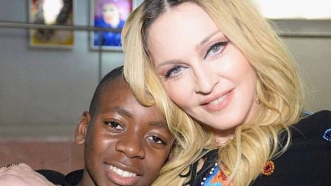 Madonna planea abrir una escuela de fútbol en Malawi a petición de su hijo futbolista