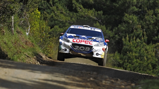 "Chaleco" López sorteó con éxito una complicada primera etapa de la sexta fecha del Rally Mobil