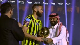 Karim Benzema fue presentado ante una multitud en Al Ittihad junto a su Balón de Oro