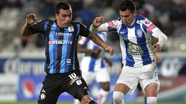 Esteban Paredes deslumbró con tres goles en abultada victoria de Querétaro en duelo amistoso