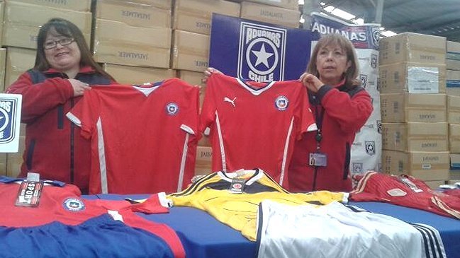 Casi 10 mil camisetas falsas fueron decomisadas en la frontera