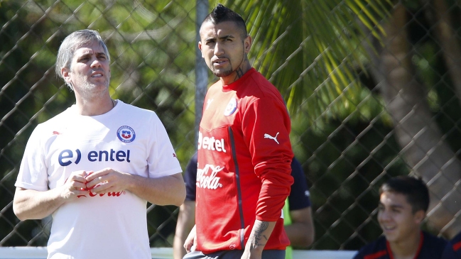 Al interior de la selección ya dan por descartado a Arturo Vidal ante Australia