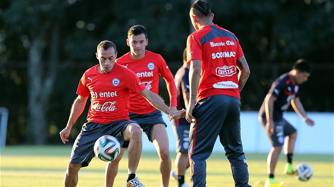 Chile continúa su preparación para su segundo partido en Brasil 2014