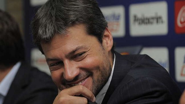 Presidente de San Lorenzo durmió con la Copa Libertadores y envió a su mujer a otro cuarto