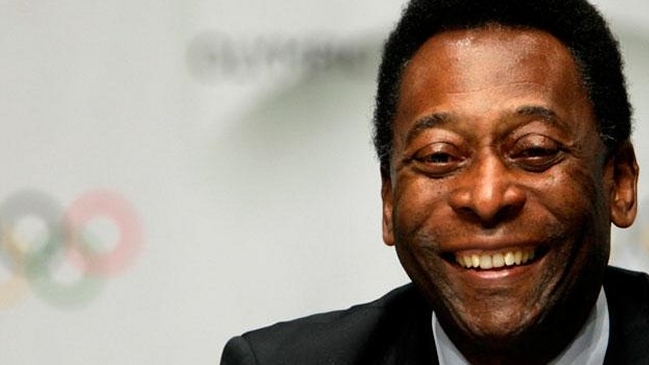 Pelé fue trasladado a unidad de terapia intermedia tras continuar su mejoría