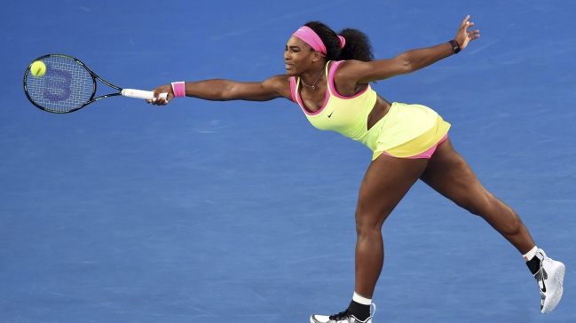 Serena Williams solventó rápido la primera ronda en Australia