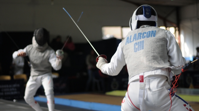 Chileno Juvenal Alarcón logró medalla de bronce en el Panamericano Juvenil de Esgrima