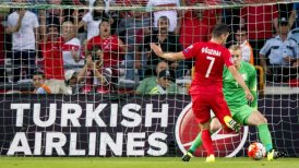 Turquía complicó a Holanda y República Checa clasificó a la Eurocopa 2016