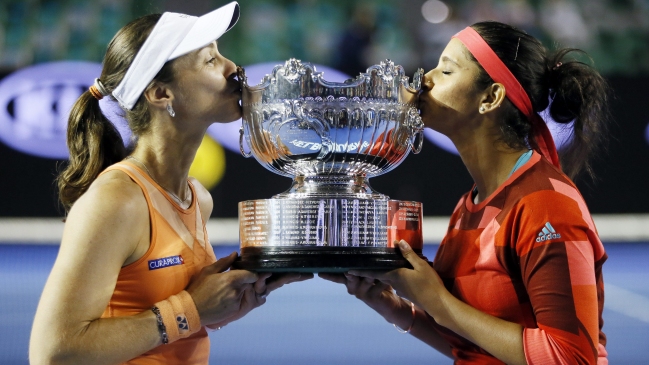 Martina Hingis ganó torneo de dobles en Australia junto a Sania Mirza