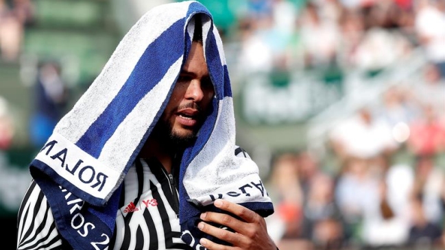 Jo-Wilfried Tsonga se retiró por lesión en Roland Garros