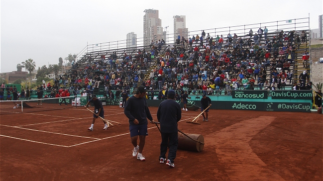 ITF impuso multa a Chile por mal estado de la cancha en Copa Davis ante Colombia