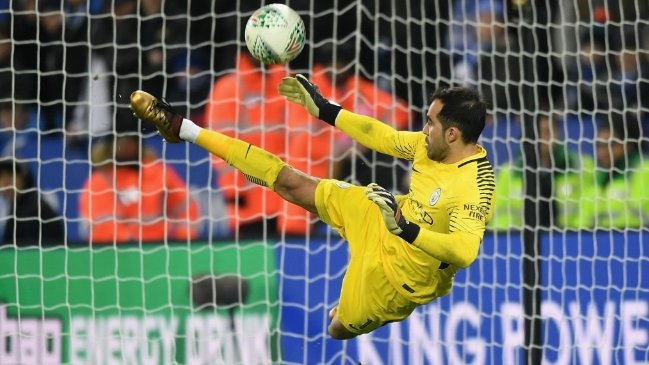 La indiferente reacción de Claudio Bravo al recibir el saludo de Pep Guardiola