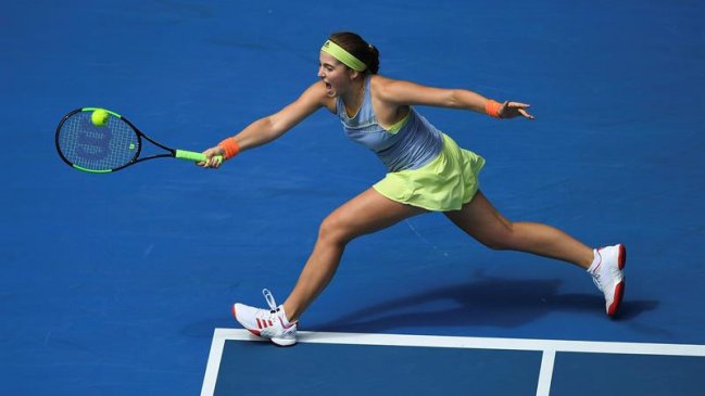 Jelena Ostapenko barrió a Francesca Schiavone y se anotó en la segunda ronda de Australia