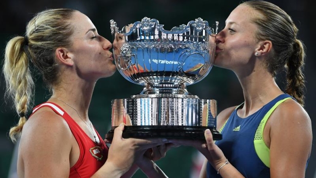 Timea Babos y Kristina Mladenovic conquistaron el dobles femenino del Abierto de Australia