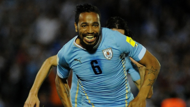 Nacional de Uruguay anunció la contratación del experimentado Alvaro Pereira