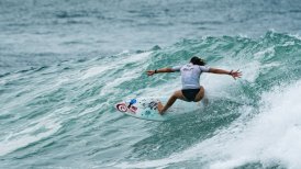 Tres chilenos mantienen el sueño olímpico del surf chileno
