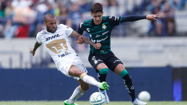 Dani Alves fue pifiado en dura goleada que recibió Pumas UNAM en México