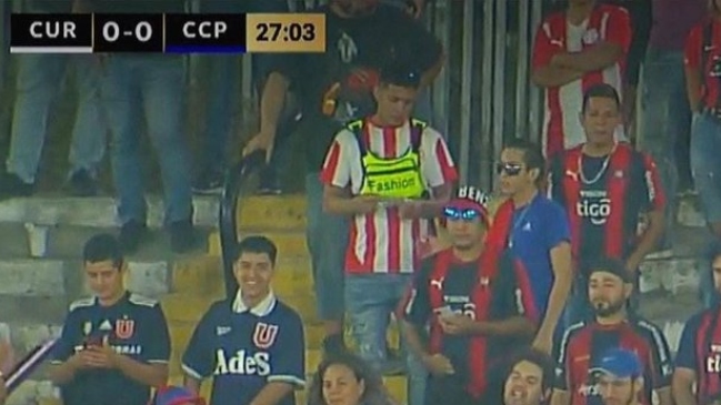 Hinchas de la U aparecieron apoyando a Cerro Porteño en el Monumental