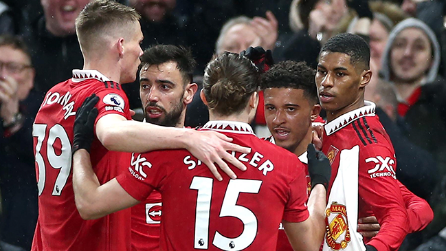 Manchester United recuperó las sonrisas en la Premier League a costa de Brentford