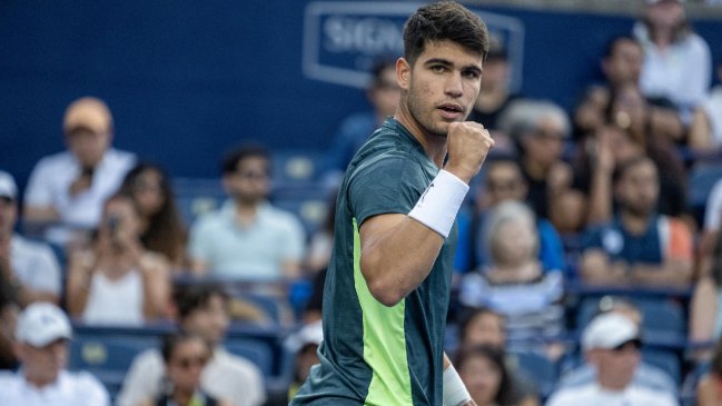 Carlos Alcaraz avanzó a cuartos en Toronto tras sufrido triunfo ante Hubert Hurkacz