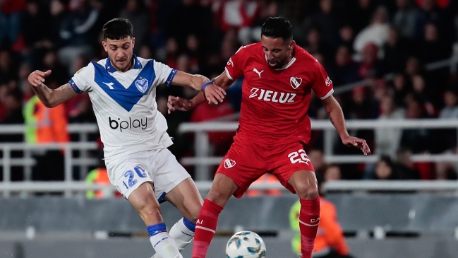 Mauricio Isla fue titular en el debut ganador de Carlos Tevez con Independiente