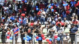 Hinchas de la U llegaron al estadio en Copiapó pese a castigo