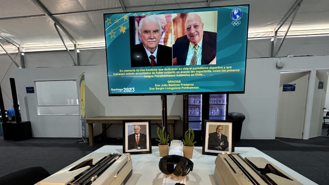 Santiago 2023 abrió su Centro de Prensa con homenaje a Julio Martínez y Sergio Livingstone