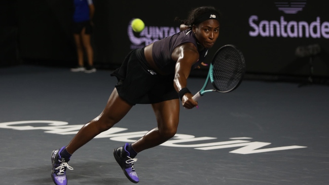 Coco Gauff e Iga Swiatek debutaron con triunfos en las Finales de la WTA