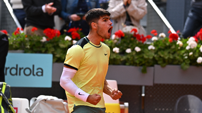 Carlos Alcaraz no tuvo problemas para instalarse en octavos de final de Madrid