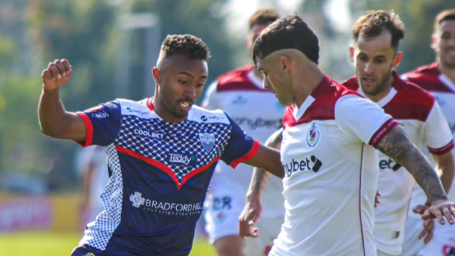 Deportes La Serena sumó un punto en su visita a Recoleta y sigue en la cima del Ascenso