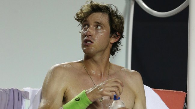 Rival de Nicolás Jarry le mandó feroz palo por redes sociales en la antesala de Roland Garros
