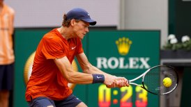 Jannik Sinner tuvo un triunfal estreno en Roland Garros