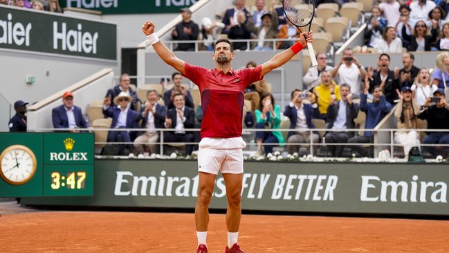 Novak Djokovic sorteó otro partido maratónico para seguir avanzando en Roland Garros