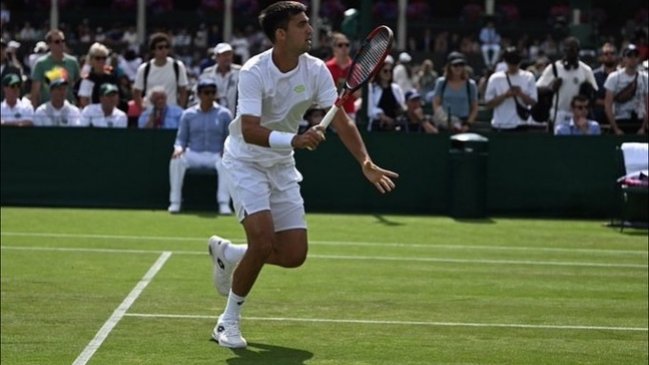 Tomás Barrios tuvo un buen inicio en Wimbledon y pasa las penas de su caída en el ranking