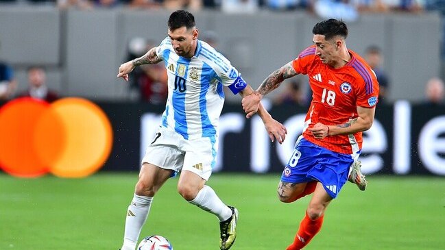 Rodrigo Echeverría: “No me comparo con Arturo Vidal, él le ha entregado mucho a la Selección”
