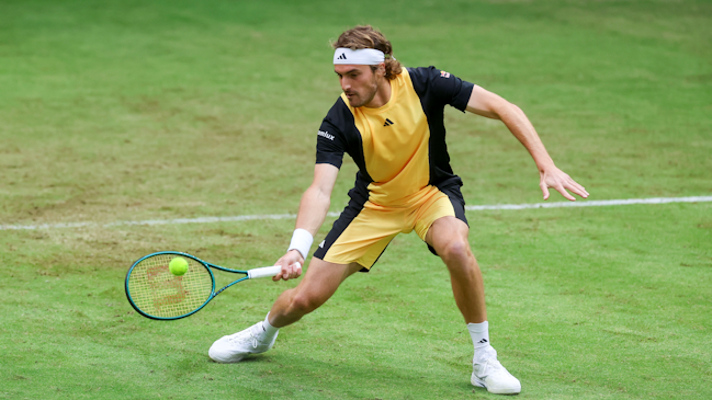 Stefanos Tsitsipas sufrió un inesperado traspié en Wimbledon