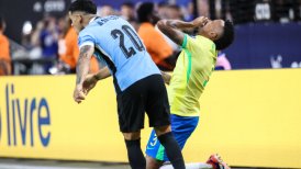 Fuerte encontrón entre compañeros del FC Barcelona generó tensión en el choque entre Brasil vs Uruguay