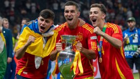 Delantero chileno tuvo acceso exclusivo a los festejos de la selección española tras la obtención de la Eurocopa