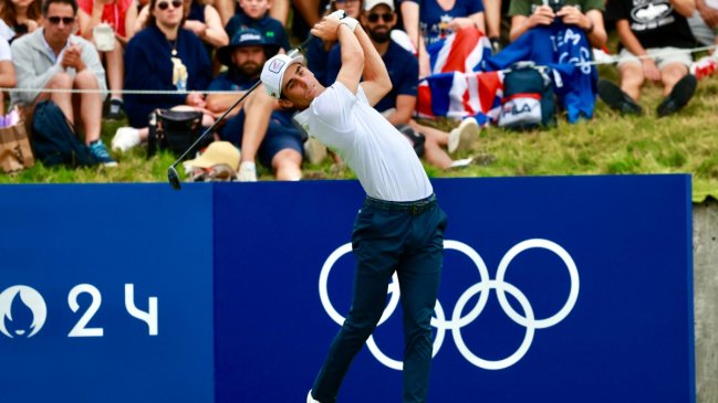 Joaquín Niemann quiere pelear por la medalla en la ronda final del golf en París 2024