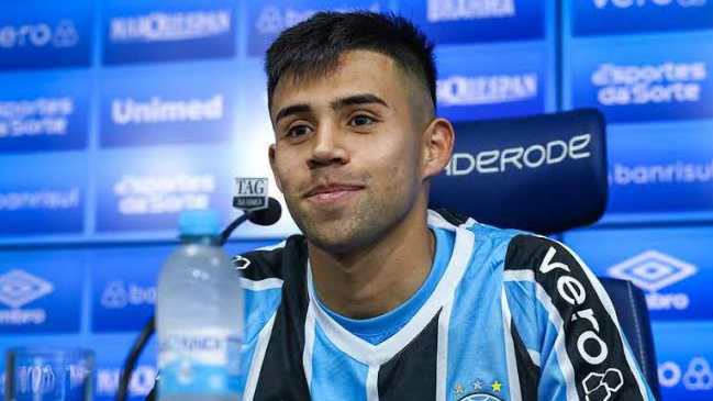 Alexander Aravena tuvo su esperado debut con la camiseta de Gremio en el Brasileirao