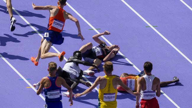 Espectacular caída en los 5000 metros en París 2024