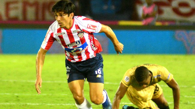 ¿Qué jugadores vistieron las camisetas de Colo Colo y Junior?