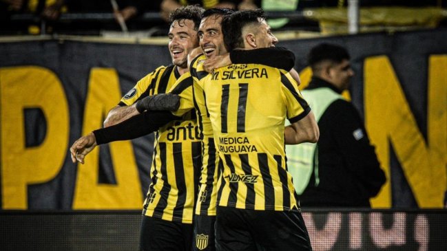 Peñarol hizo valer su jerarquía y le pasó por encima a The Strongest en Copa Libertadores