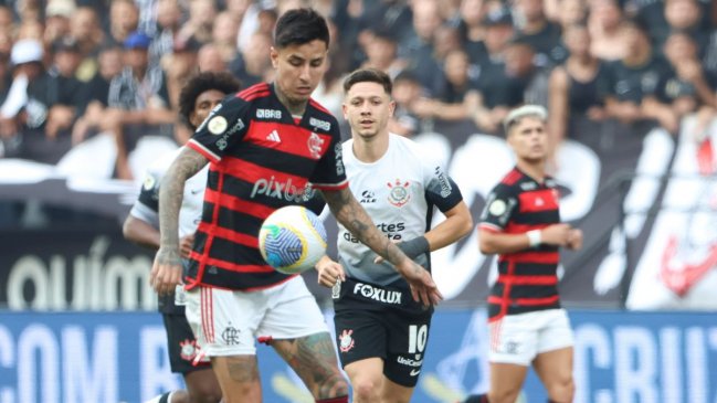 Erick Pulgar estuvo presente en dura caída de Flamengo ante Corinthians